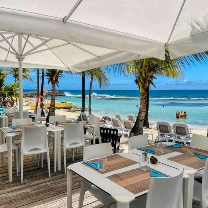 Agreable Studio Au Bord De Mer. Saint-Francois  Bagian luar foto